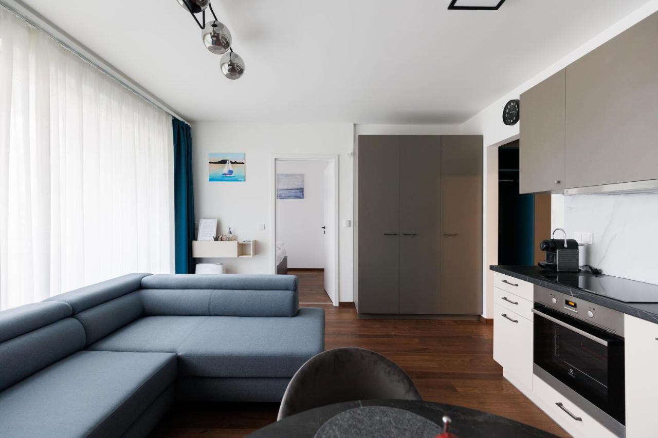 Villa Bauhaus Wellness Apartman 102 Шіофок Екстер'єр фото