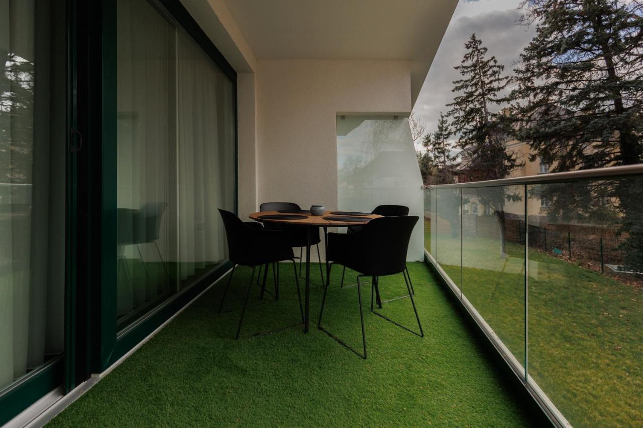 Villa Bauhaus Wellness Apartman 102 Шіофок Екстер'єр фото