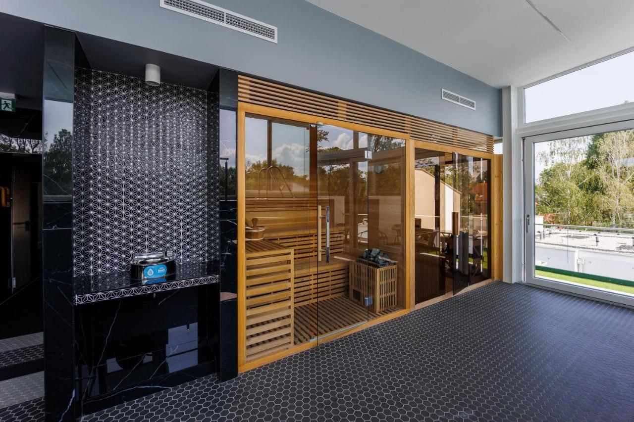 Villa Bauhaus Wellness Apartman 102 Шіофок Екстер'єр фото