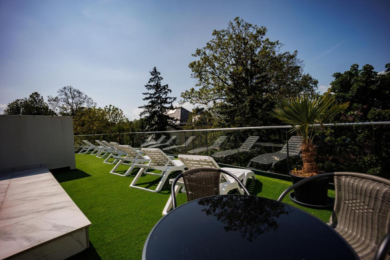 Villa Bauhaus Wellness Apartman 102 Шіофок Екстер'єр фото